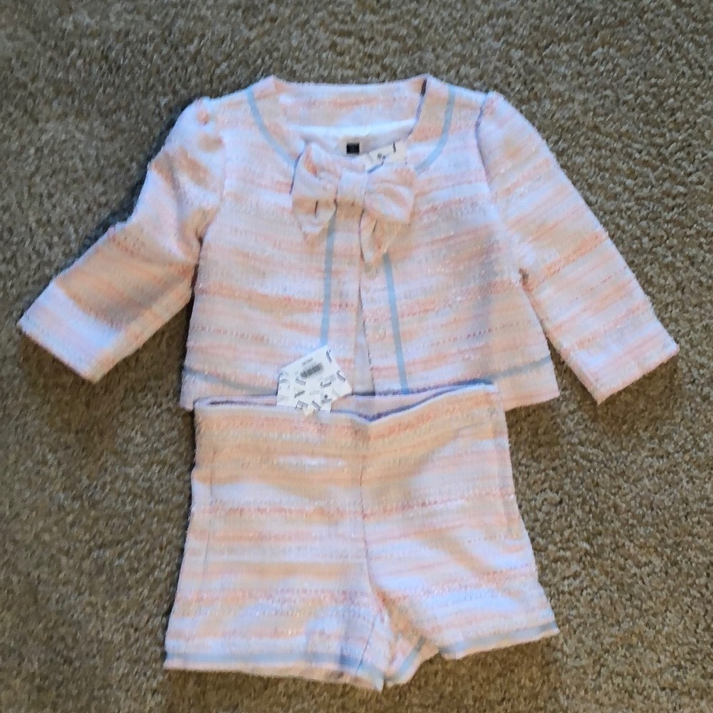 Never worn. Still has tags
